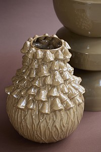 Ceramic pots